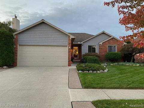 21934 E Sunset Dr, Macomb, MI 48044 photo 1