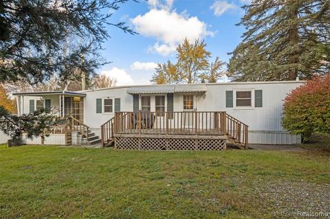 2749 Greg Ave, Brighton, MI 48114 photo 1