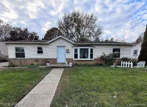 8314 Pine St, Taylor, MI 48180 photo 1