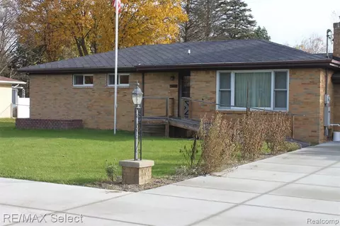 4396 N Elms Rd N, Flushing, MI 48433 photo 1