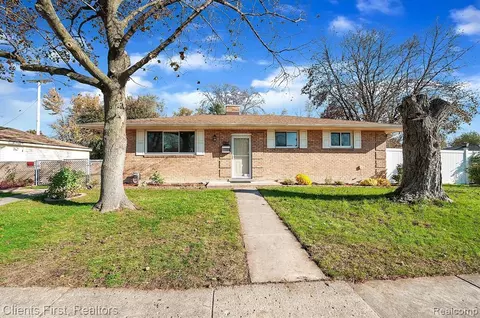 5175 Gloria St, Wayne, MI 48184 photo 1