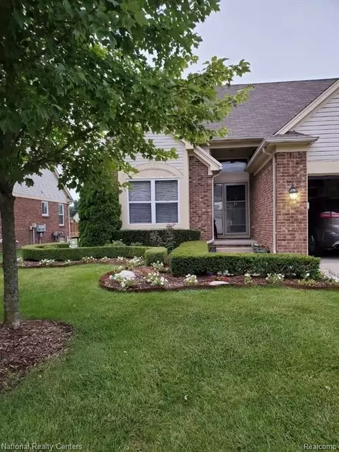 20797 Kenmare Dr, Macomb, MI 48044 photo 1