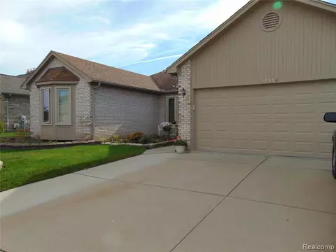 17554 Nick Dr, Macomb, MI 48044 photo 1