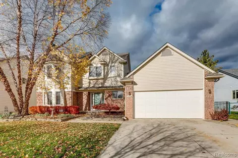 22419 Streamside Dr, Macomb, MI 48044 photo 1