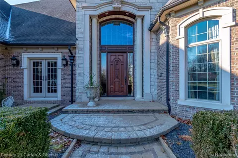 1335 N Livernois Rd N, Rochester Hills, MI 48306