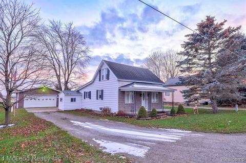4191 E Beach St, Akron, MI 48701 photo 1