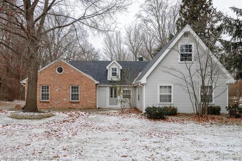38446 Barth St, Romulus, MI 48174 photo 1