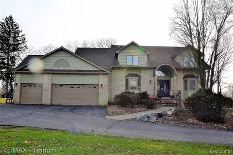 310 Eager Rd, Howell, MI 48843 photo 1