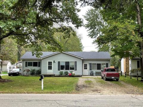 1050 Lee St, Algonac, MI 48001 photo 1