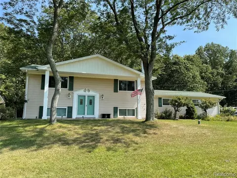 210 Michael Rd, Lapeer, MI 48446 photo 1