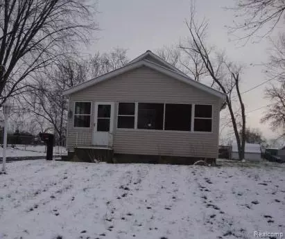 826 Maple St, Mount Morris, MI 48458 photo 1