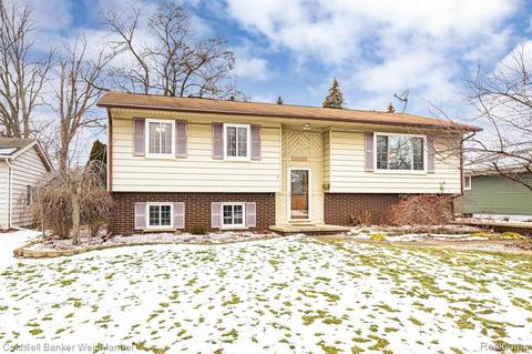 826 S 12th St, St. Clair, MI 48079 photo 1