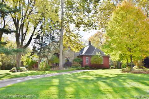 2123 Chalgrove Dr, Troy, MI 48098 photo 1