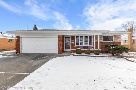 4800 Red Maple Dr, Warren, MI 48092 photo 1