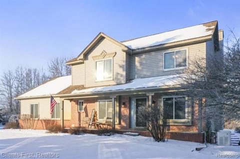 3697 Hide Away Ln, Highland, MI 48357 photo 1