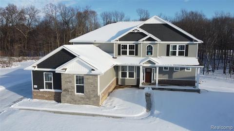 684 Trestle Dr, Howell, MI 48843 photo 1
