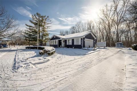 1432 Madison Dr, Troy, MI 48083 photo 1