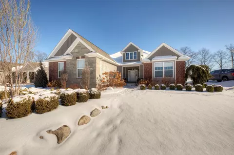 2214 Walnut View Dr, Howell, MI 48855 photo 1