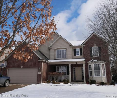 3355 Talbert Cir, Rochester Hills, MI 48307 photo 1