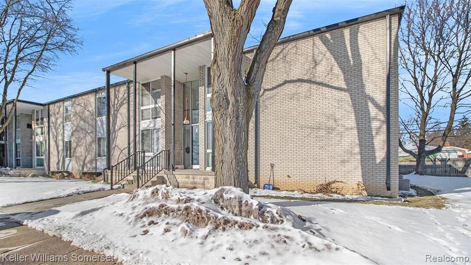 4030 W 13 Mile Rd e1, Royal Oak, MI 48073 15 Photos MLS