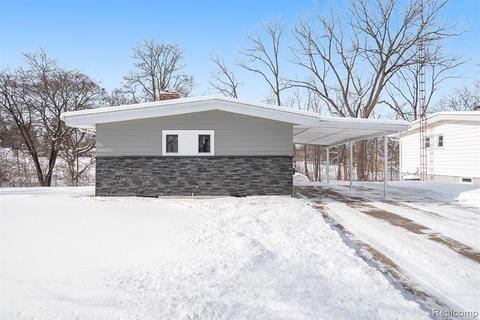 424 Cynthia Dr, Flushing, MI 48433 photo 1