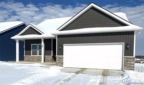 129 Barnsley Dr, Howell, MI 48843 photo 1