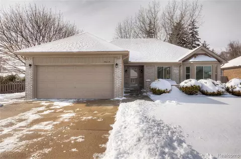 33015 Mazara, Fraser, MI 48026 photo 1