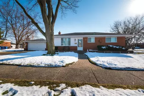 4620 Buckingham Dr, Warren, MI 48092 photo 1