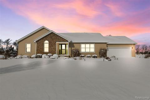 7406 Country Dr, Tecumseh, MI 49286 photo 1