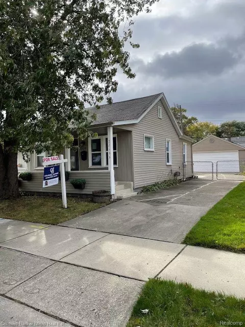 22133 Rein Ave, Eastpointe, MI 48021