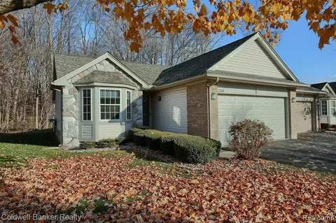 12265 Hickory E, Utica, MI 48315 photo 1