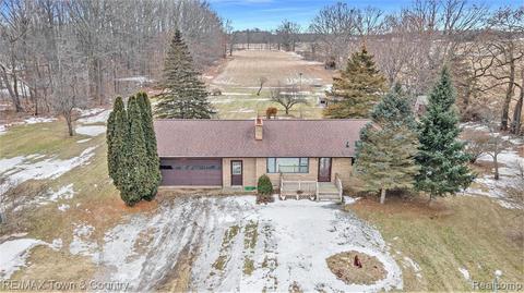 7513 W Stanley Rd, Flushing, MI 48433 photo 1