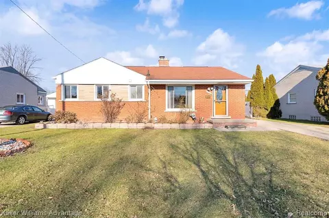 5071 Lyons Cir S, Warren, MI 48092 photo 1