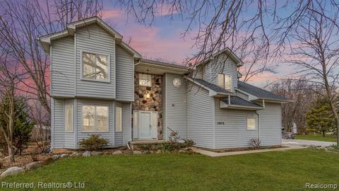 38515 Meadowlawn St, Wayne, MI 48184 photo 1