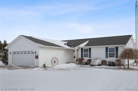 8678 Wildcat Rd, Jeddo, MI 48032 photo 1