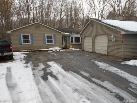 9816 Lee St, Algonac, MI 48001 photo 1