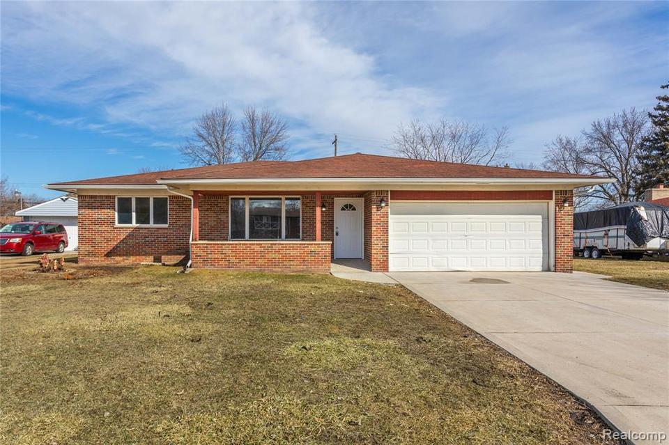 9439 Biddle St, Romulus, MI 48174 29 Photos MLS 2220014570 Movoto