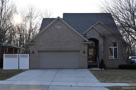 17520 Kennebec St, Riverview, MI 48193 photo 1