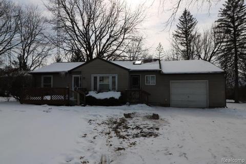3131 Devonshire St, Flint, MI 48504 photo 1