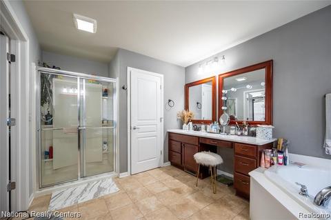 49582 Tottenham Ln, Macomb, MI 48044 photo 1