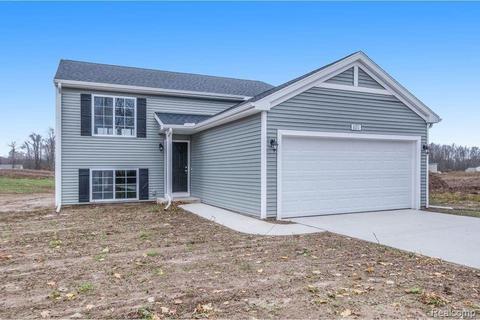 460 Windy Blf, Flushing, MI 48433 photo 1