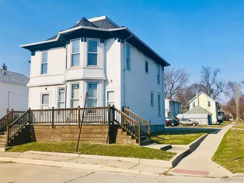 2 Long Ct, Monroe, MI 48161 photo 1