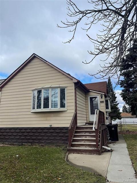 1236 Sycamore St, Wyandotte, MI 48192