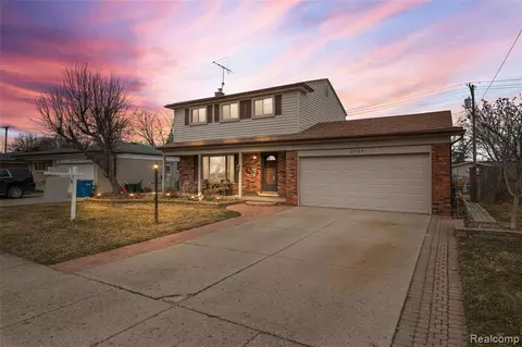 2709 Common Rd, Warren, MI 48092 photo 1