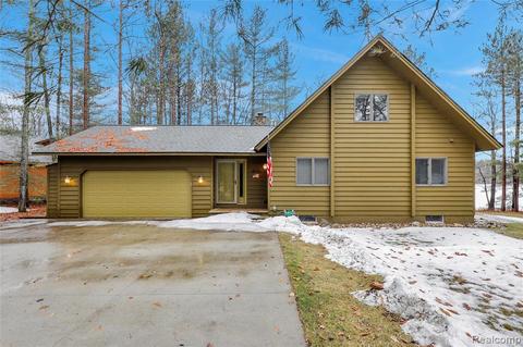 11868 Legend Dr, Frederic, MI 49733 photo 1