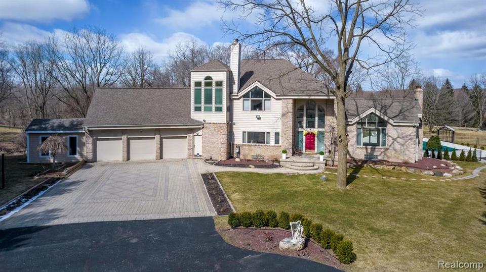 5772 N Rochester Rd N, Rochester, MI 48306 1 photo MLS 2220020849