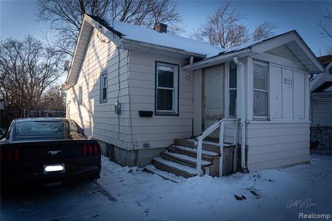 992 Barney Ave, Flint, MI 48503 photo 1