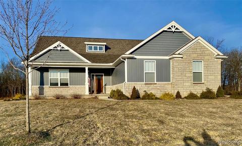 2468 Walnut View Dr, Howell, MI 48855 photo 1