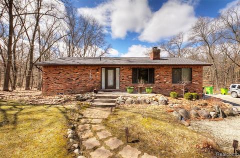 2190 Corlett Rd, Brighton, MI 48114 photo 1