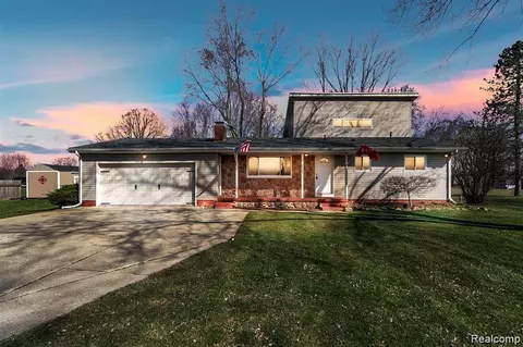 5107 E Coldwater Rd, Flint, MI 48506 photo 1